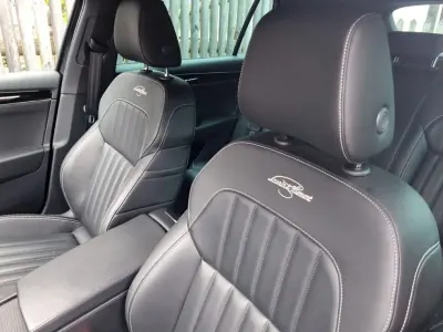 Gebraucht Skoda Superb LAURIN & KLEMENT 190 PS (139 kW) 2023 Schwarz Kombi