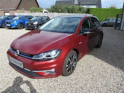 Rot Gebraucht 2019 VW Golf VII IQ Drive Limousine | 17.950 € (Guter Preis)