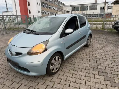 Gebraucht Toyota Aygo 68 PS (50 kW) 2008 Blau Kleinwagen