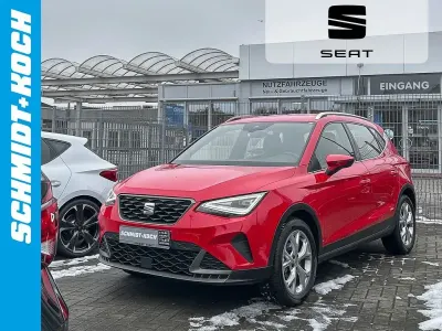 Używany Seat Arona FR 110 KM (80 kW) 2023 Czerwony SUV