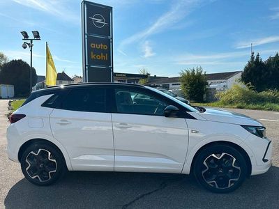 Second-hand Opel Grandland X Ultimate 181 CP (133 kW) 2022 Alb SUV