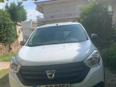 Używany Dacia Lodgy Stepway 116 KM (85 kW) 2015 Biały Minivan