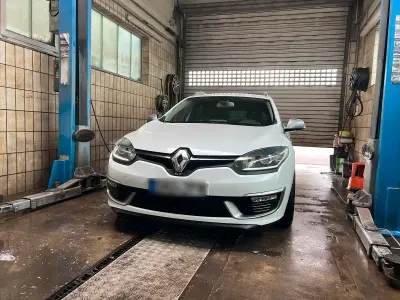 Gebraucht Renault Mégane GrandTour GT 220 PS (161 kW) 2015 Weiß Kombi