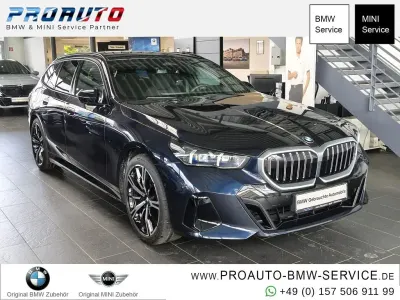 Gebraucht BMW 520 M Sport 190 PS (139 kW) 2025 Carbonschwarz Kombi