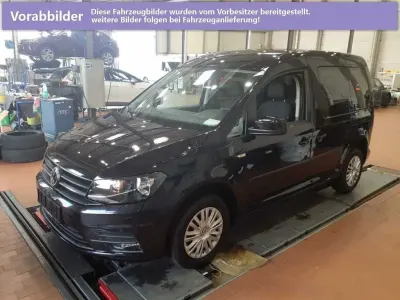 Gebraucht VW Caddy Trendline 102 PS (75 kW) 2020 Deep black perleffekt, pearl effect Van / Kleinbus