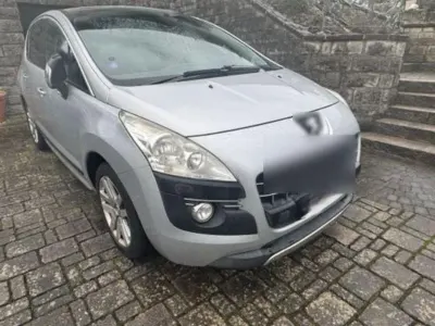 Second-hand Peugeot 3008 Platinum 156 CP (114 kW) 2012 Argintiu Break