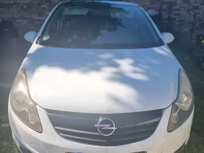 Gebraucht Opel Corsa Edition 87 PS (63 kW) 2010 Weiß Kleinwagen