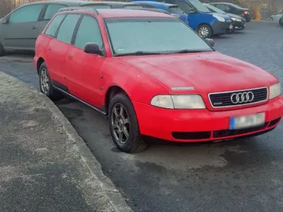 Gebraucht Audi A4 125 PS (91 kW) 1995 Rot Limousine