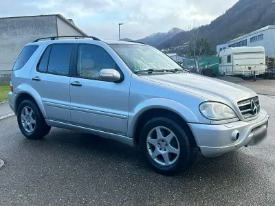 Usata Mercedes ML500 292 CV (214 kW) 2001 Argento SUV