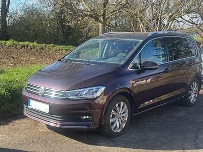 Gebraucht VW Touran Highline 150 PS (110 kW) 2019 Rot Van / Kleinbus