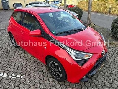 Rot Gebraucht 2021 Toyota Aygo X Team SUV | 11.900 € (Guter Preis)