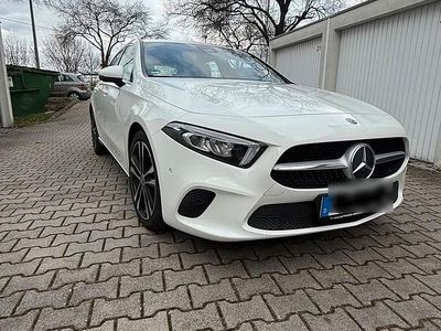 Gebraucht Mercedes A180 136 PS (100 kW) 2019 Weiß Limousine