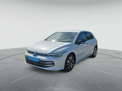 Gebraucht VW Golf VIII Goal 150 PS (110 kW) 2025 Oryxweiß perlmutteffekt Limousine