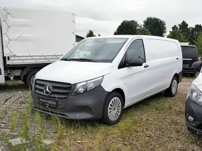 Gebraucht Mercedes Vito 163 PS (119 kW) 2025 Arktikweiß Van