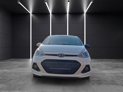 Gebraucht Hyundai i10 Classic 67 PS (49 kW) 2015 Weiß Kleinwagen