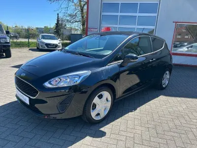 Gebraucht Ford Fiesta Cool & Connect 101 PS (74 kW) 2018 Schwarz Kleinwagen