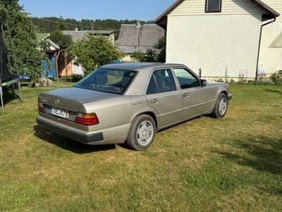 Gebraucht Mercedes E300 190 PS (139 kW) 1984 Limousine