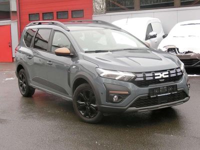 Asphalt grau Gebraucht 2024 Dacia Jogger Extreme Van / Kleinbus | 18.900 € (Fairer Preis)