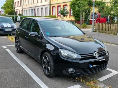 Gebraucht VW Golf VI 105 PS (77 kW) 2010 Schwarz Kleinwagen