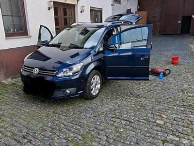 Occasion VW Touran Cup 105 PK (77 kW) 2014 Blauw MPV