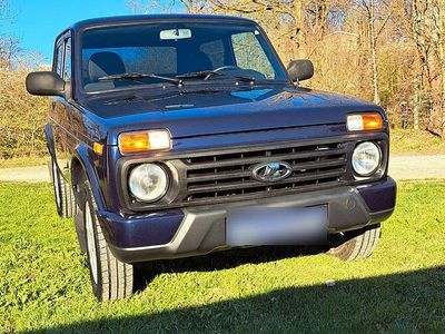 Gebraucht Lada Urban 83 PS (61 kW) 2016 Blau SUV