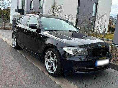 Gebraucht BMW 118 143 PS (105 kW) 2011 Schwarz Kleinwagen