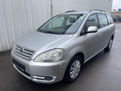 Gebraucht Toyota Avensis Verso Sol 150 PS (110 kW) 2002 Silber Van / Kleinbus