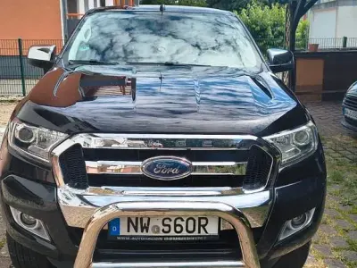 Gebraucht Ford Ranger 160 PS (117 kW) 2018 Rot Pickup