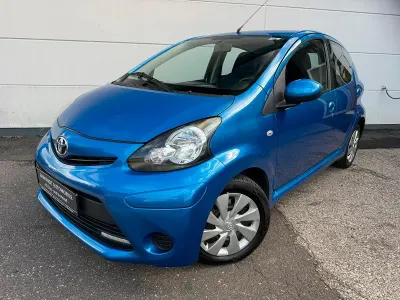 Gebraucht Toyota Aygo 68 PS (50 kW) 2012 Blau Kleinwagen