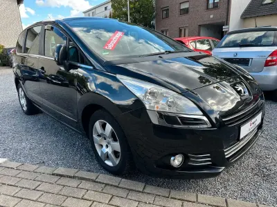 Gebraucht Peugeot 5008 Family 150 PS (110 kW) 2012 Schwarz Van / Kleinbus