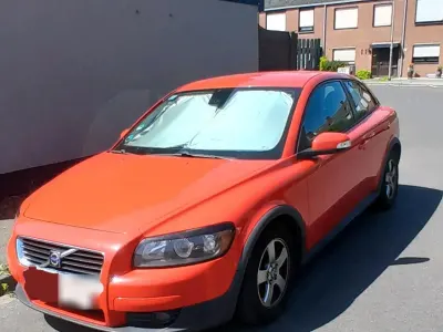 Gebraucht Volvo C30 109 PS (80 kW) 2009 Rot Kleinwagen