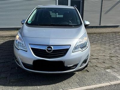 Usata Opel Meriva 130 CV (95 kW) 2012 Argento Monovolume