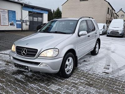 Silber Gebraucht 2002 Mercedes ML270 SUV | 7.900 € (Teuer)