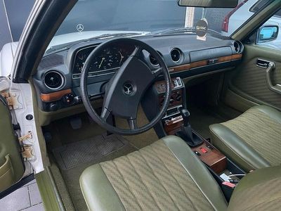 Gebraucht Mercedes C230 136 PS (100 kW) 1981 Weiß Coupé