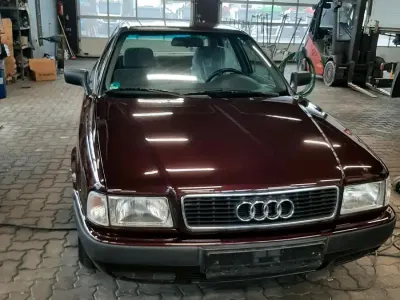 Używany Audi 80 90 KM (66 kW) 1992 Czerwony Sedan/Limuzyna