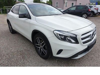 Weiß Gebraucht 2015 Mercedes GLA200 SUV | 17.950 € (Fairer Preis)