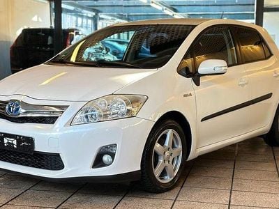Gebraucht Toyota Auris Hybrid Life 99 PS (72 kW) 2012 Weiß Limousine