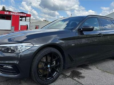 Gebraucht BMW 520 Sport Line 190 PS (139 kW) 2017 Grau Kombi