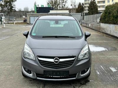Grau Gebraucht 2016 Opel Meriva Van / Kleinbus | 7.500 € (Fairer Preis)
