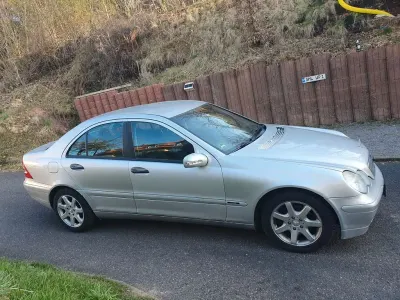 Gebraucht Mercedes C180 Classic 129 PS (94 kW) 2001 Silber Limousine