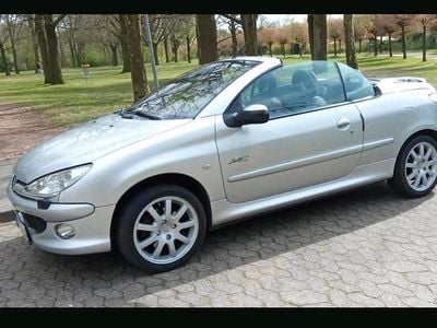 Usata Peugeot 206 CC 109 CV (80 kW) 2004 Argento Cabrio