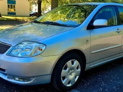 Gebraucht Toyota Corolla Sol 110 PS (80 kW) 2004 Silver metallic Limousine