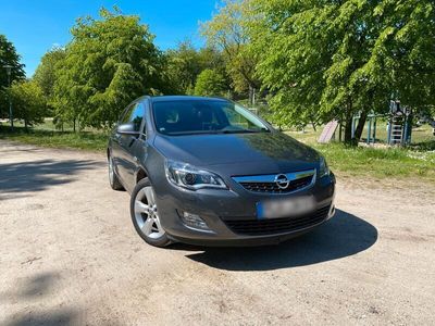 gebraucht Opel Astra Sportstourer 1.6l 116 PS