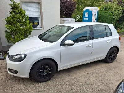 Gebraucht VW Golf VII Comfortline 122 PS (89 kW) 2013 Weiß Limousine