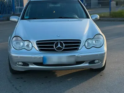 Gebraucht Mercedes C240 170 PS (125 kW) 2003 Silber Limousine