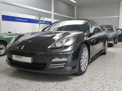 Gebraucht Porsche Panamera 4S 400 PS (294 kW) 2010 Carbon grau metallic Kleinwagen