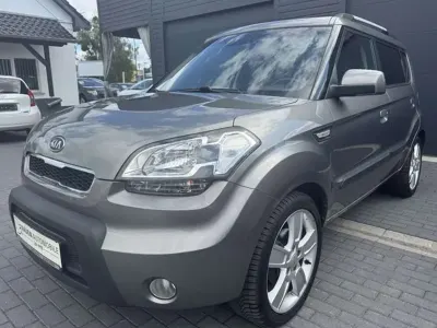 Gebraucht Kia Soul Spirit 126 PS (92 kW) 2009 Silber/grau SUV