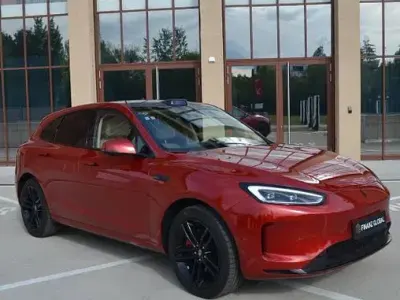 Neu AITO M5 496 PS (364 kW) 2026 Rot SUV