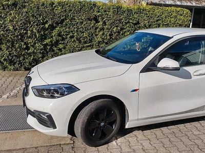 Second-hand BMW 118 136 CP (100 kW) 2022 Alb Hatchback