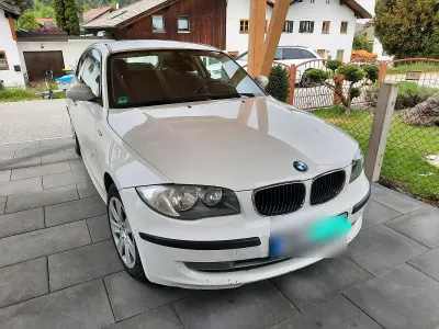 Gebraucht BMW 118 143 PS (105 kW) 2009 Weiß Kleinwagen